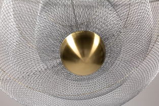 金屬材質 剛硬、高雅與質感，領略金屬的獨特魅力